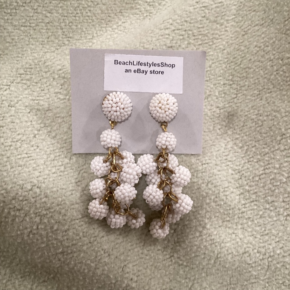White Cluster Beaded Earrings NWTS - Picture 3 of 5